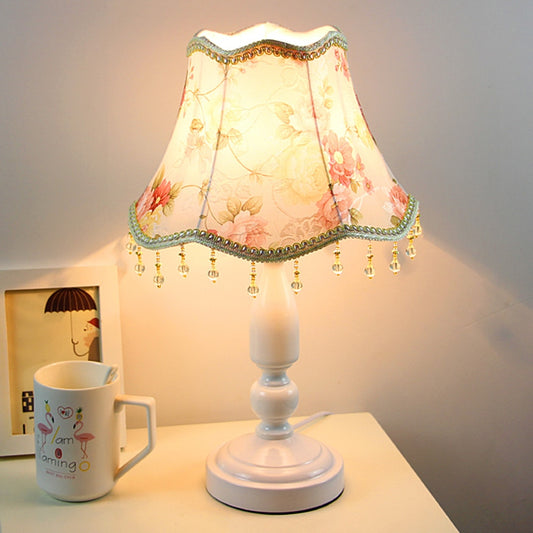 Small Table Light Modern Cute Bedroom Bedside Table lamp Country Simple Study Room Desk Lights